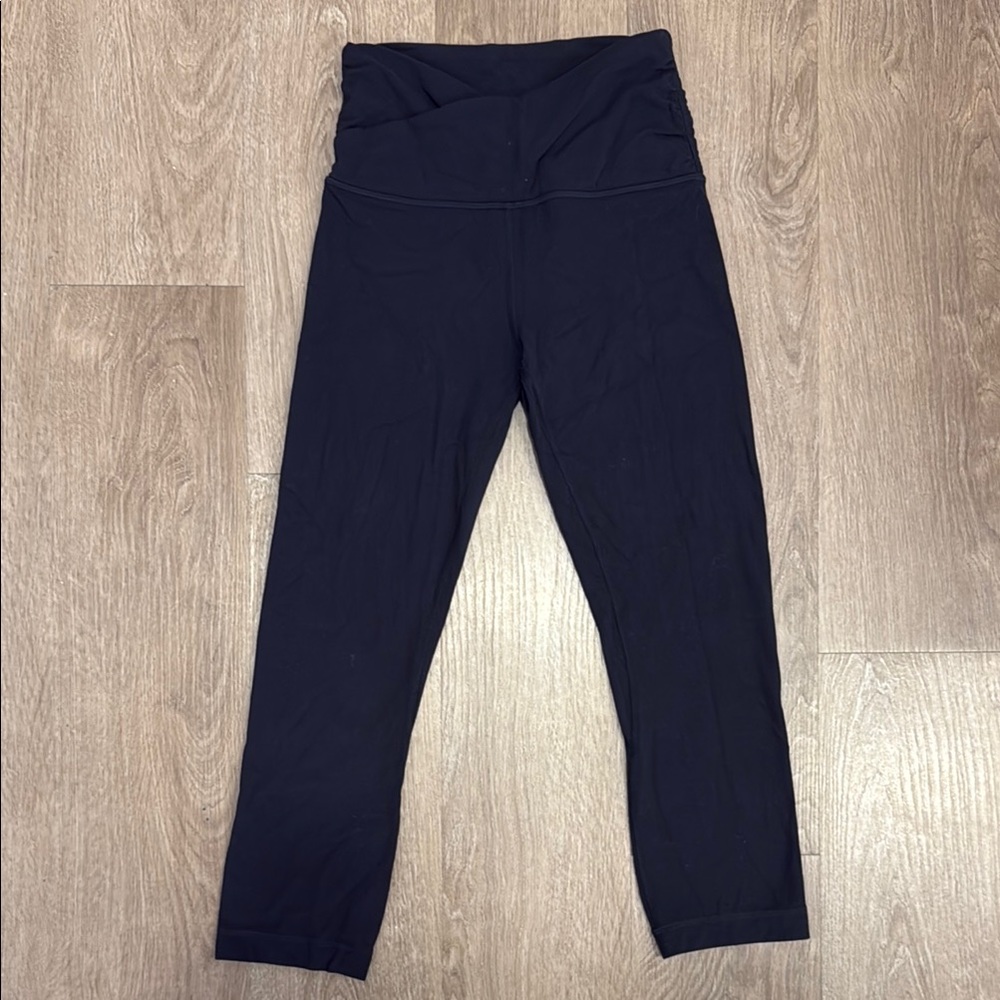Lululemon LIKE NEW Cross Front Capri Leggings